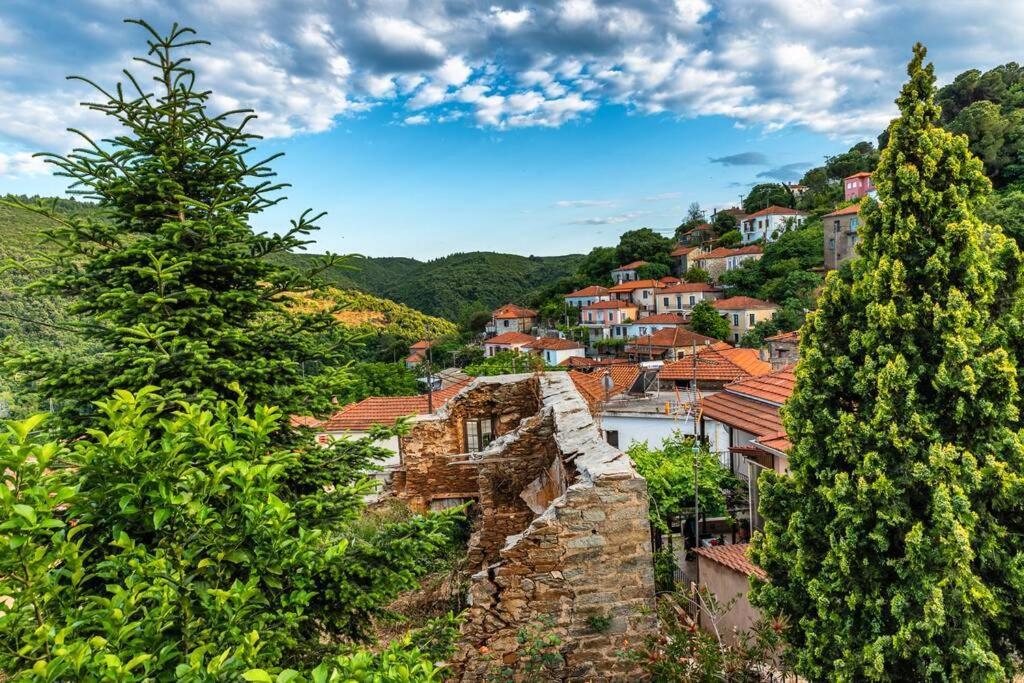 Small House With Garden & View Promirion Exterior foto