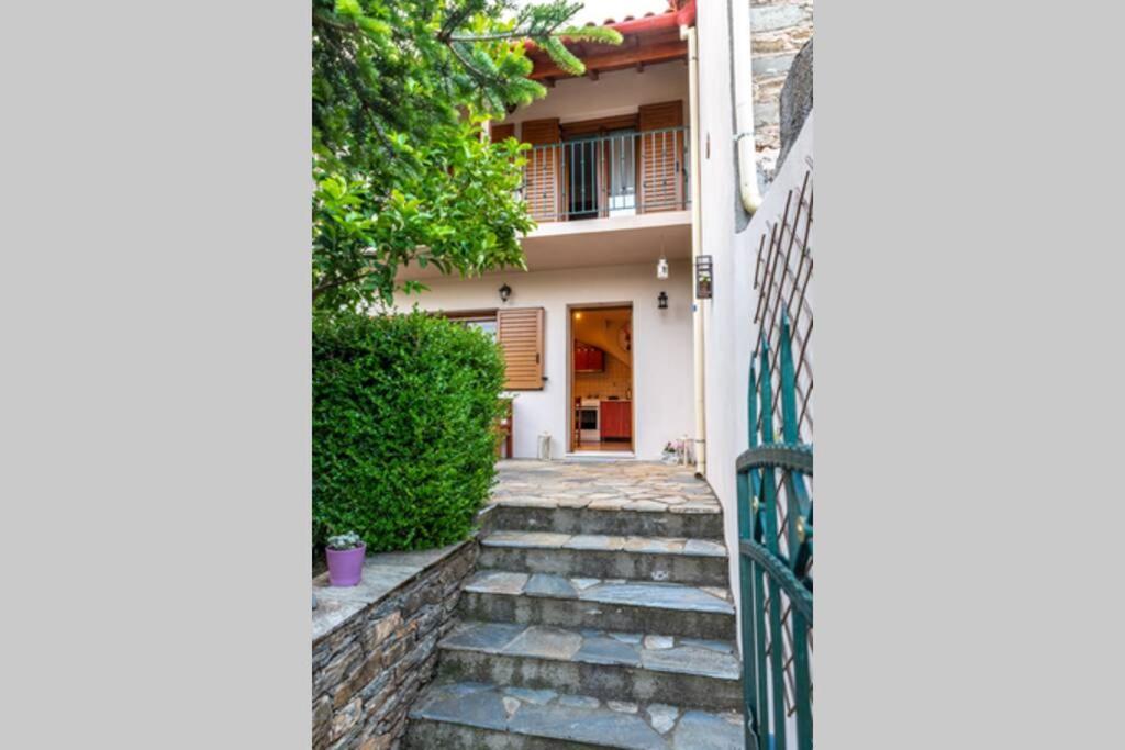 Small House With Garden & View Promirion Exterior foto